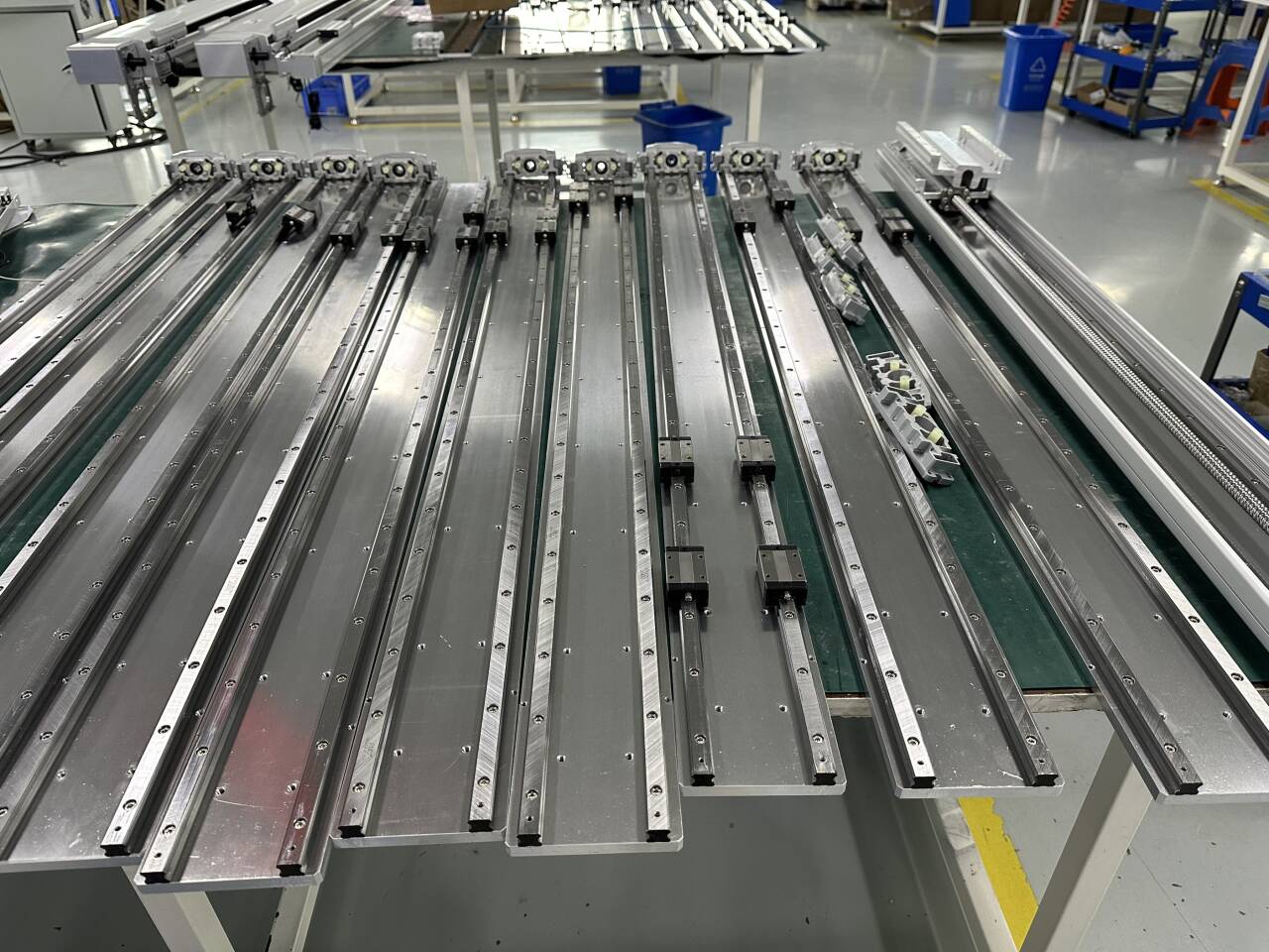 Guide blocks (carriages)